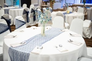 small bouquet flowers placed table min